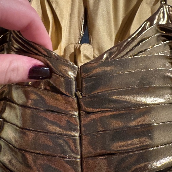 Sherri Hill Gold Metallic Dress - Picture 5 of 8